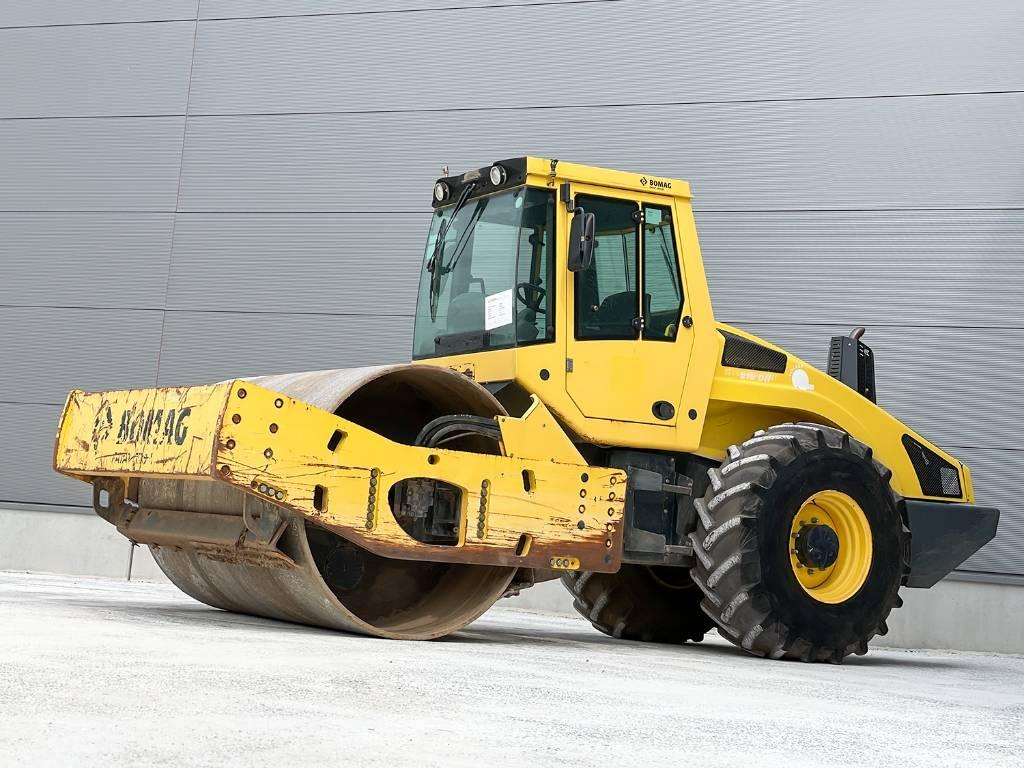 Bomag BW 216 DH-4i Compactoare monocilindrice