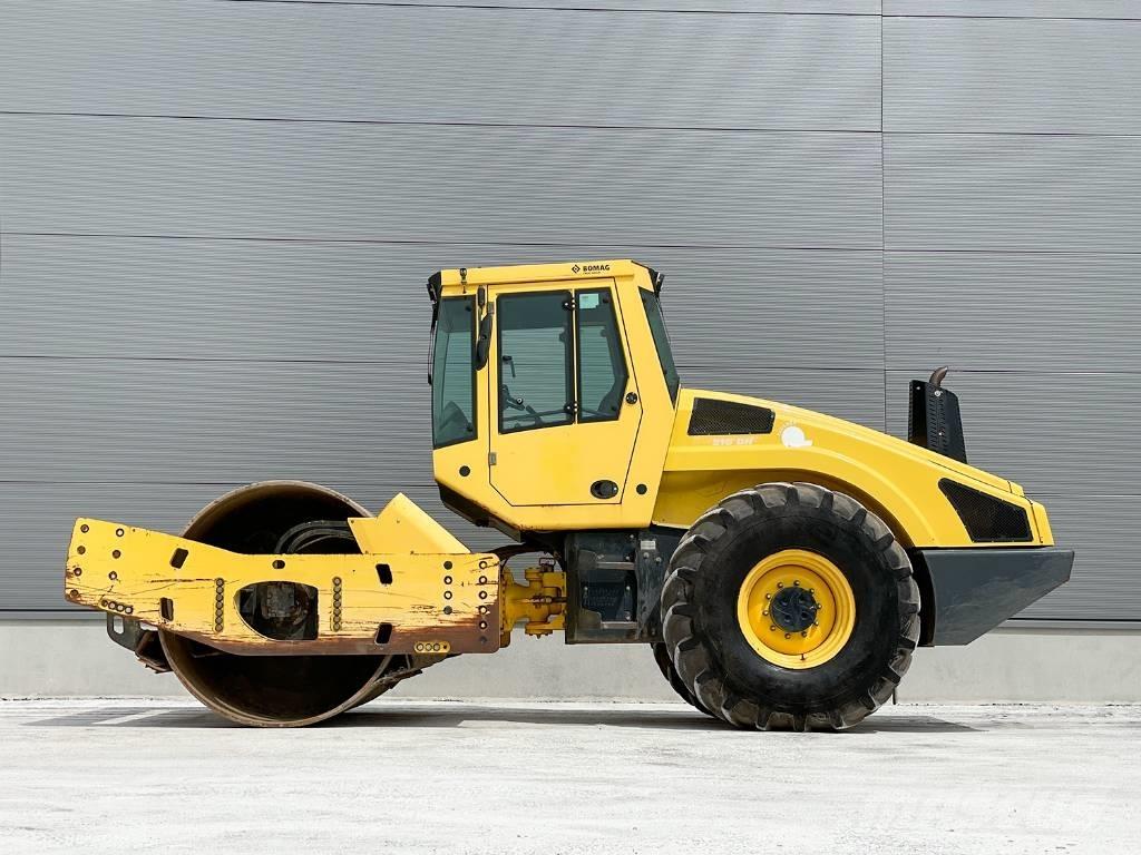 Bomag BW 216 DH-4i Compactoare monocilindrice