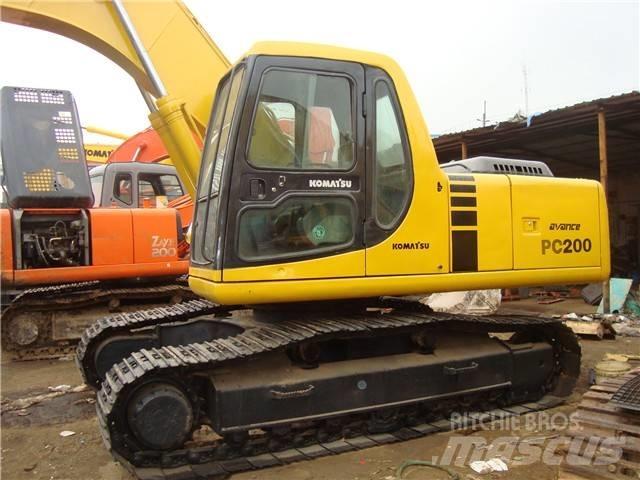 Komatsu PC 200 Excavatoare pe șenile
