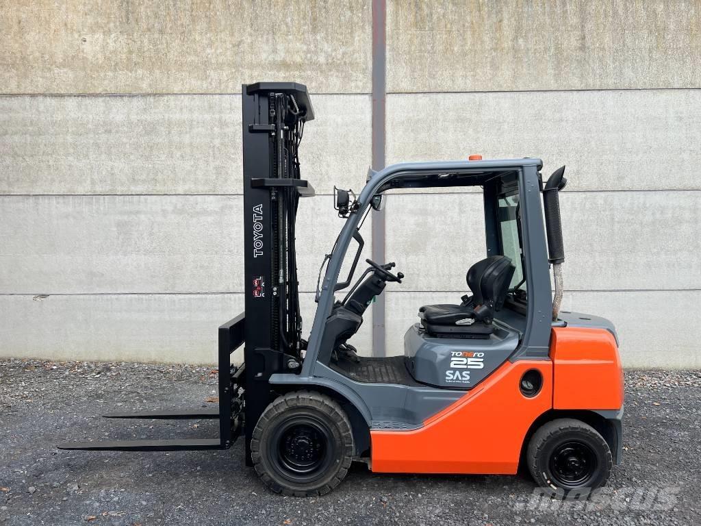 Toyota 02-8 FDF 25 Stivuitor diesel