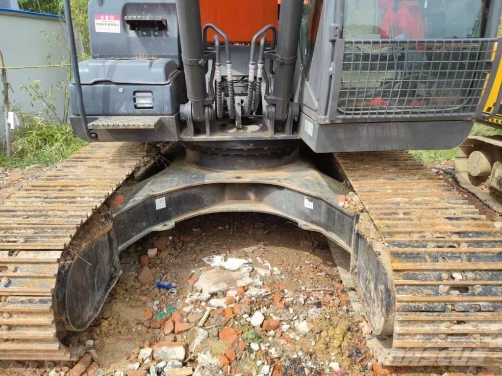 Hitachi ZX200 Excavatoare pe șenile
