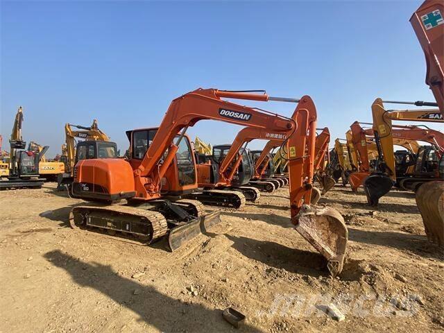 Doosan DX80 Excavatoare 7t - 12t