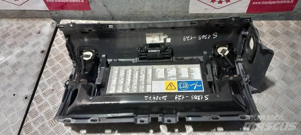 Scania R 440.   2078472 Cabine si interior