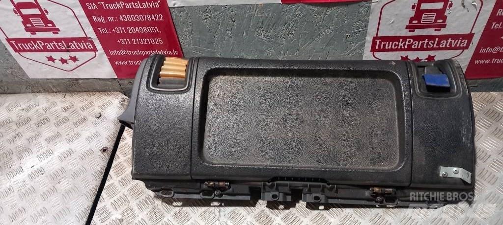 Scania R 440.   2078472 Cabine si interior