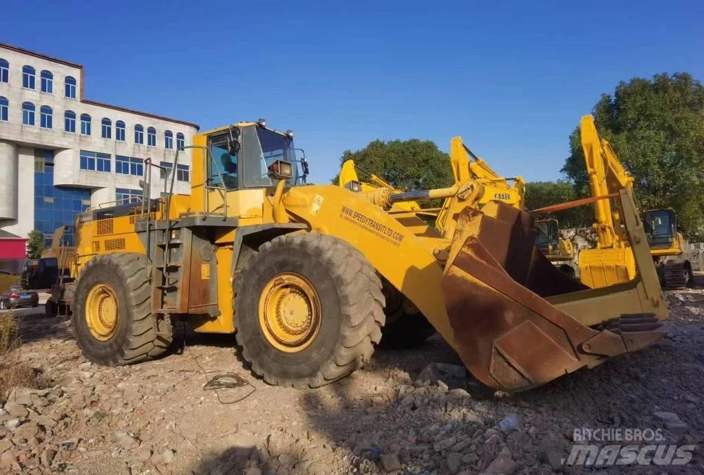 Komatsu WA 600 Incarcator pe pneuri