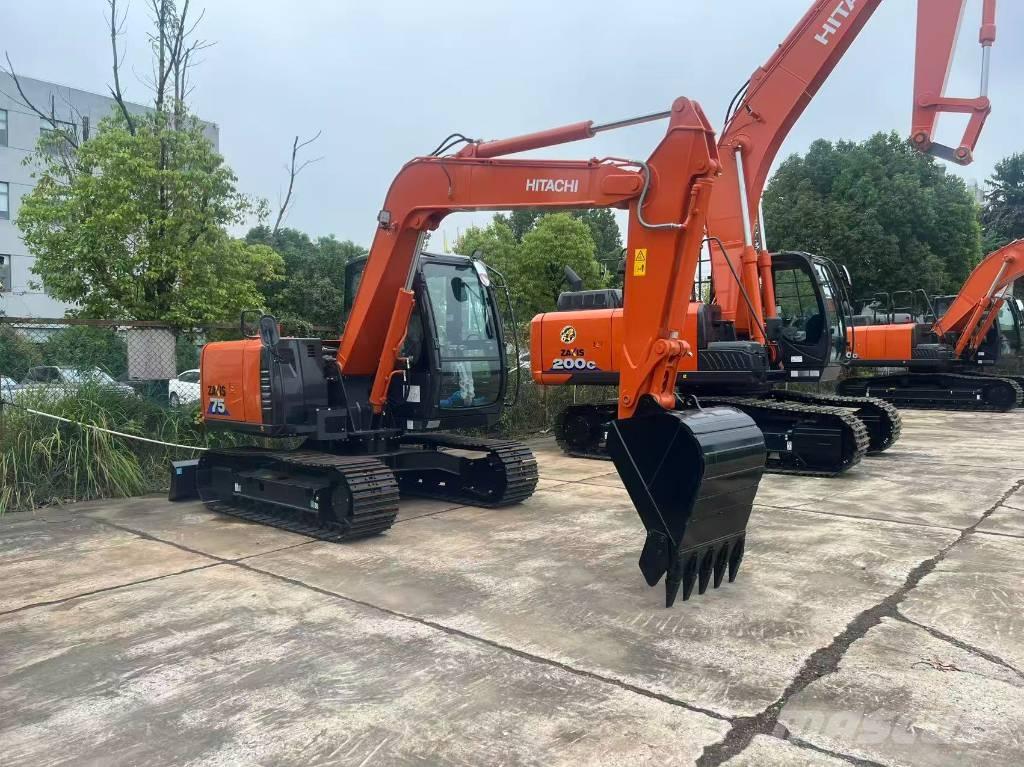 Hitachi ZX 75 Excavatoare 7t - 12t