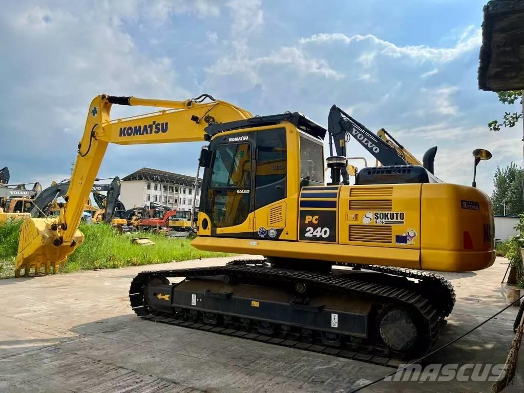 Komatsu PC 240 Excavatoare pe șenile
