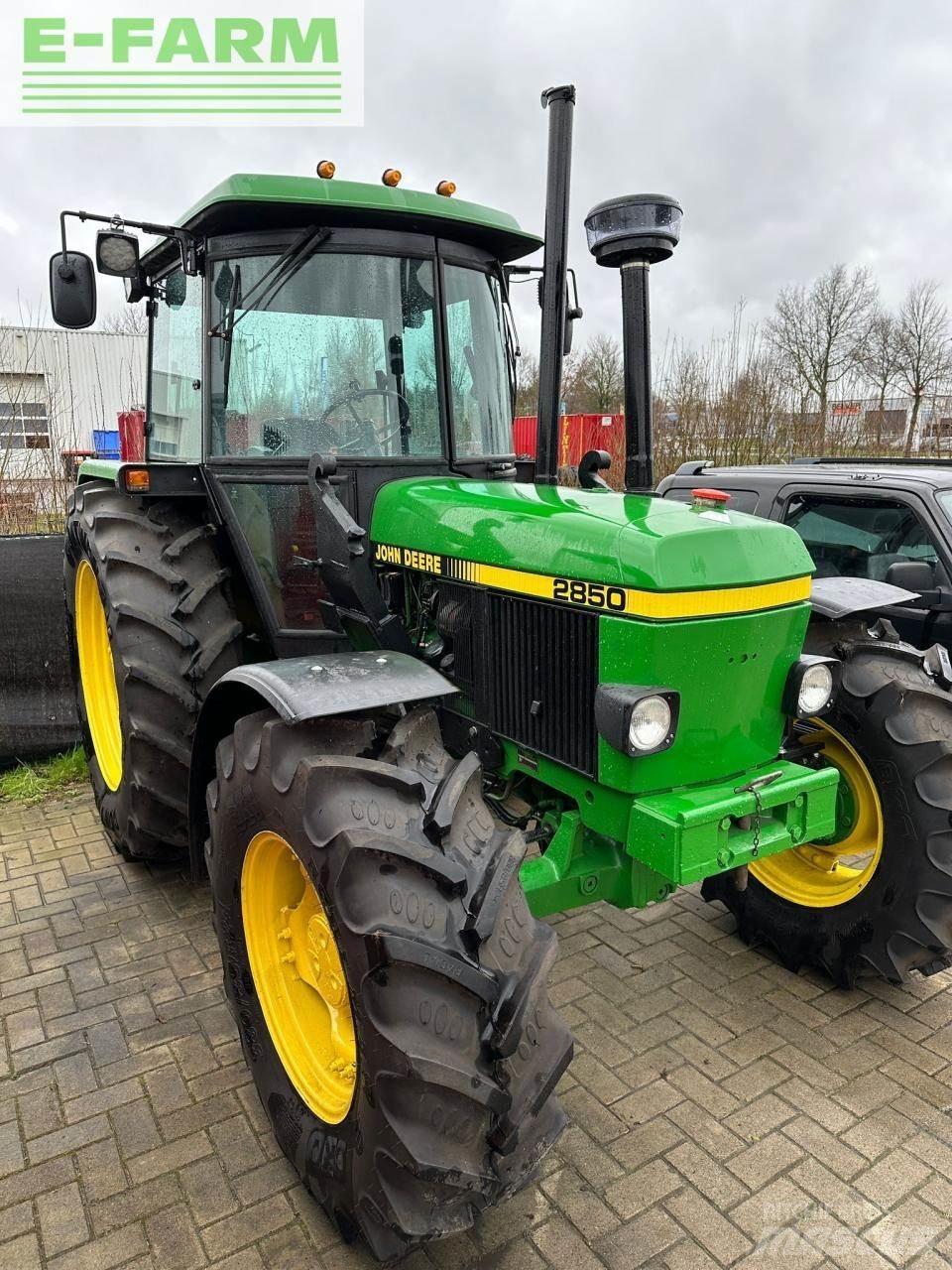 John Deere 2850 Tractoare
