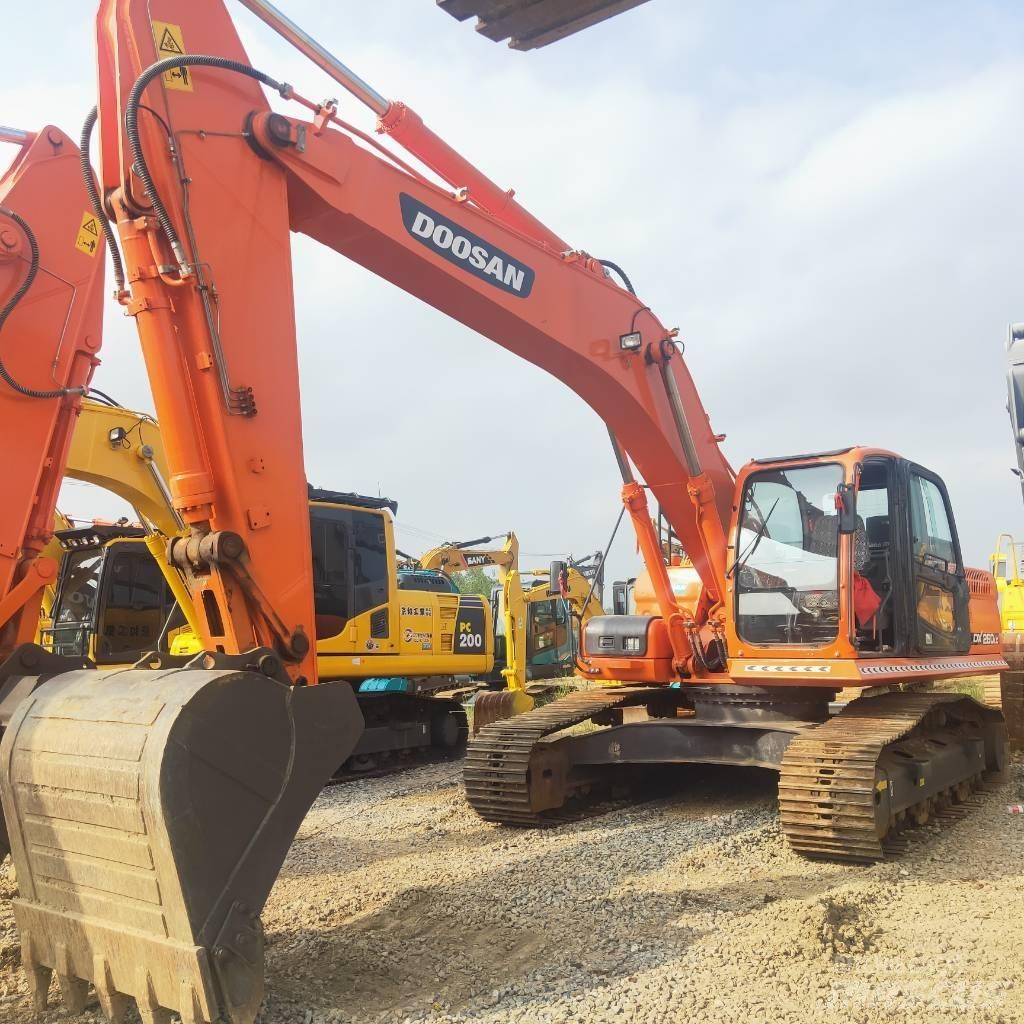 Doosan DX260LC Excavatoare pe șenile
