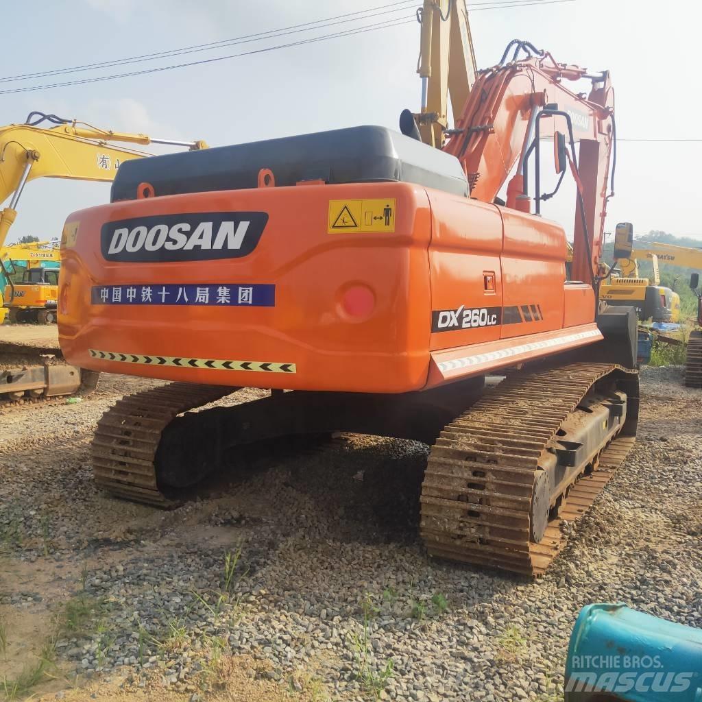 Doosan DX260LC Excavatoare pe șenile
