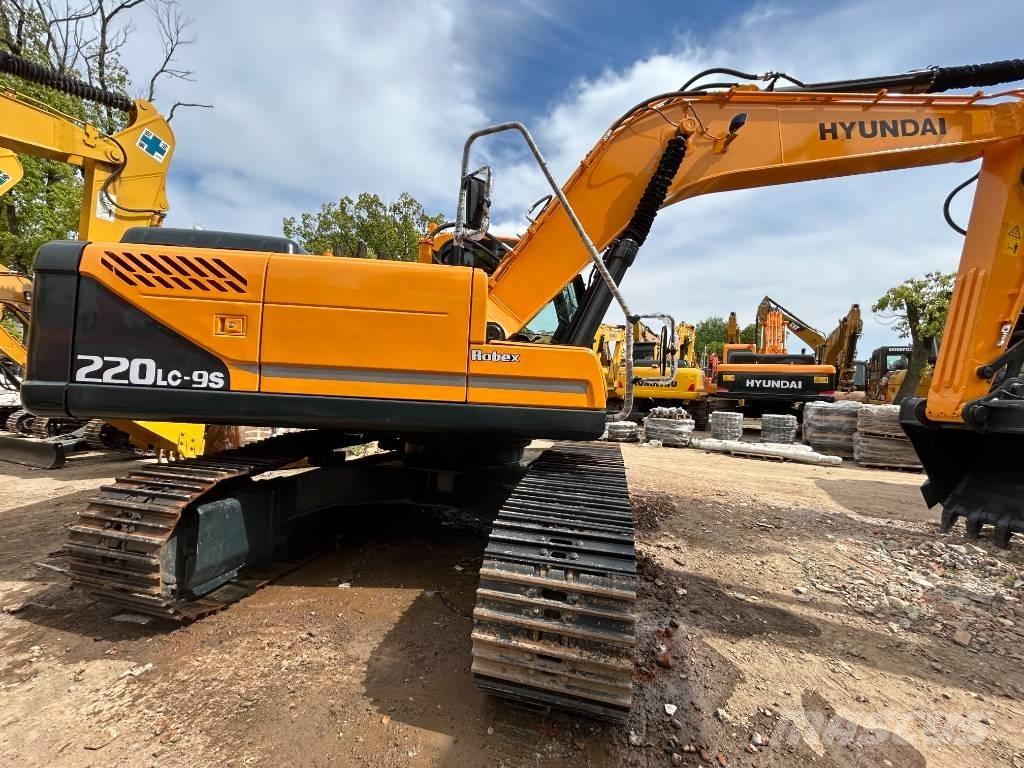 Hyundai 220-9S Excavatoare pe șenile
