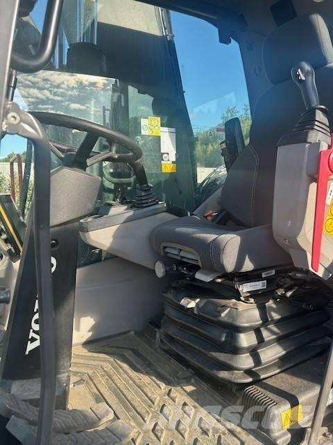 Volvo EW 220 E Excavatoare cu roti