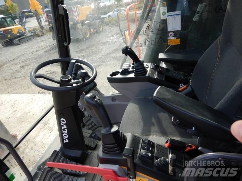 Volvo EW 220 E Excavatoare cu roti