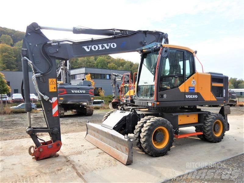 Volvo EW 220 E Excavatoare cu roti