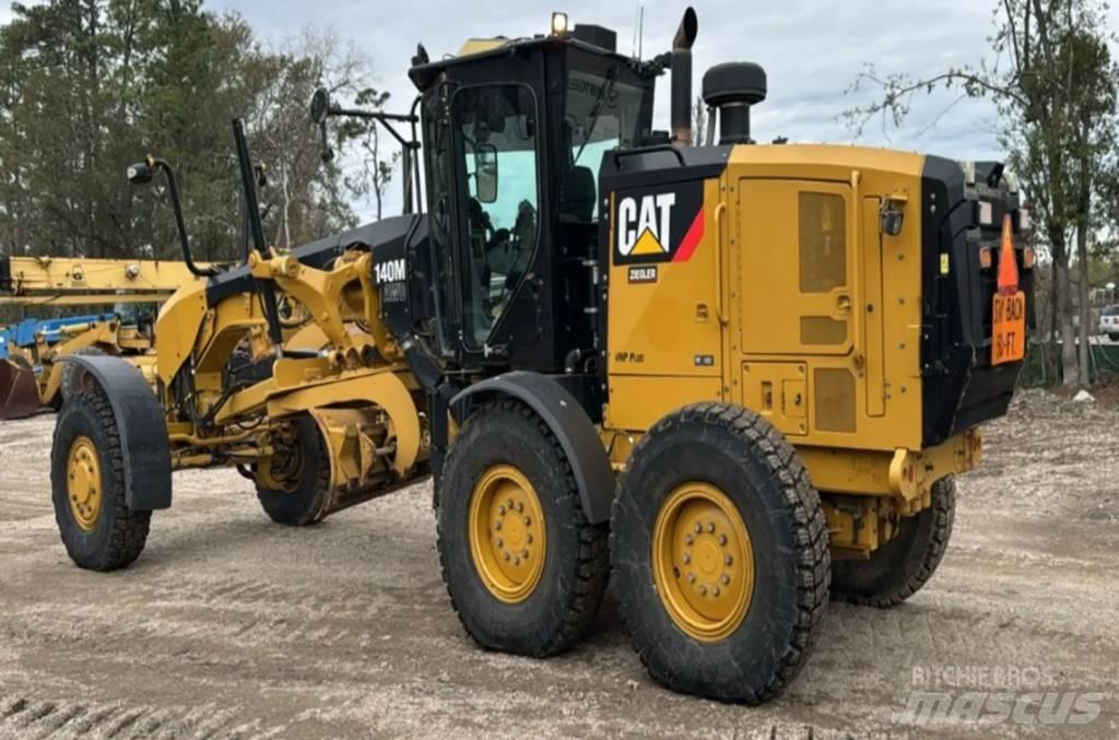 CAT 140M2 AWD Gredere
