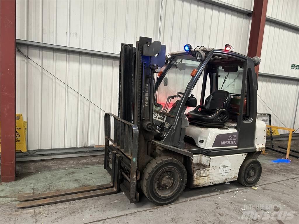 Nissan U1D2A25 Stivuitor GPL