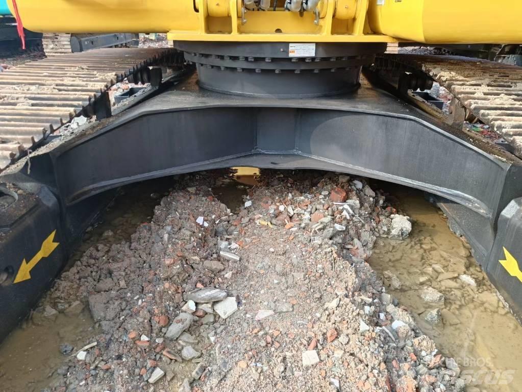 Komatsu PC 200-8 Excavatoare pe șenile
