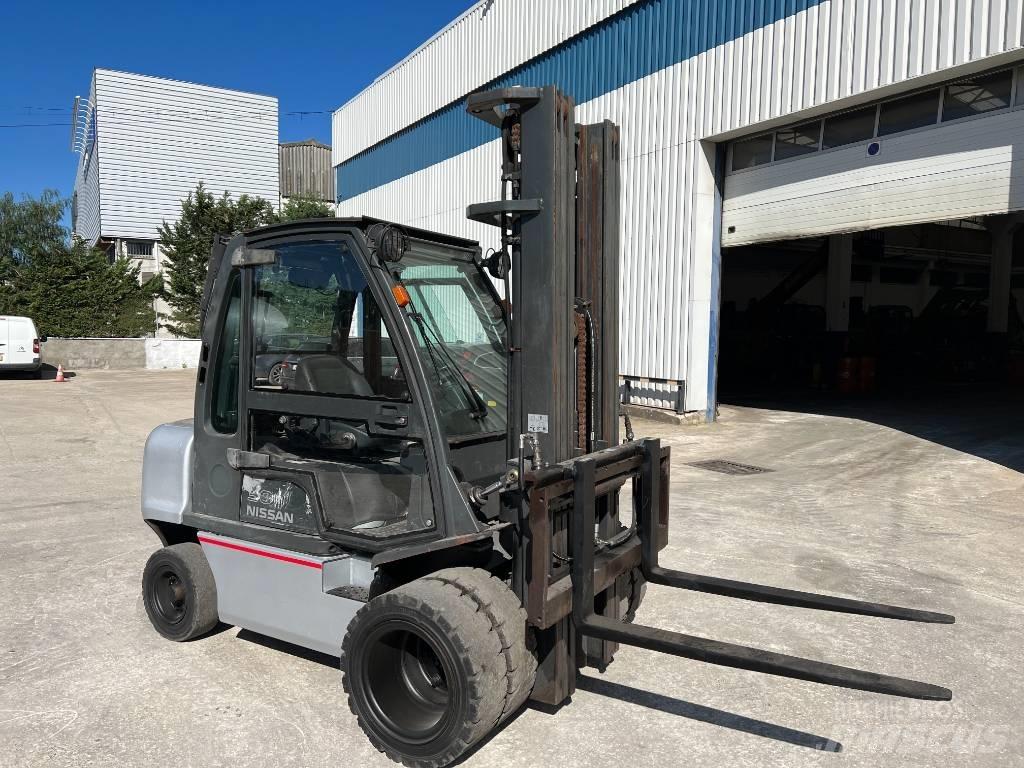 Nissan DX 30 Stivuitor diesel