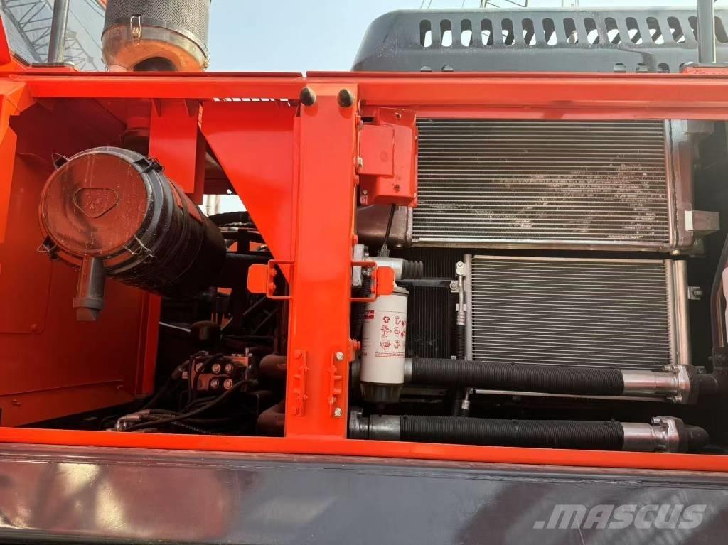 Doosan DX300 Excavatoare pe șenile
