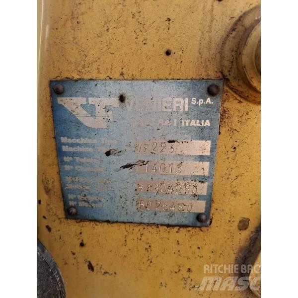 Venieri 2.23 Buldoexcavatoare
