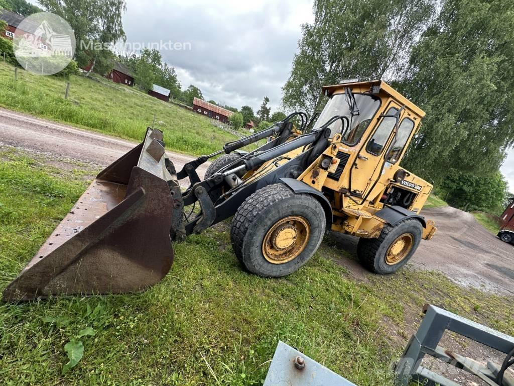 Volvo BM 4300 Incarcator pe pneuri
