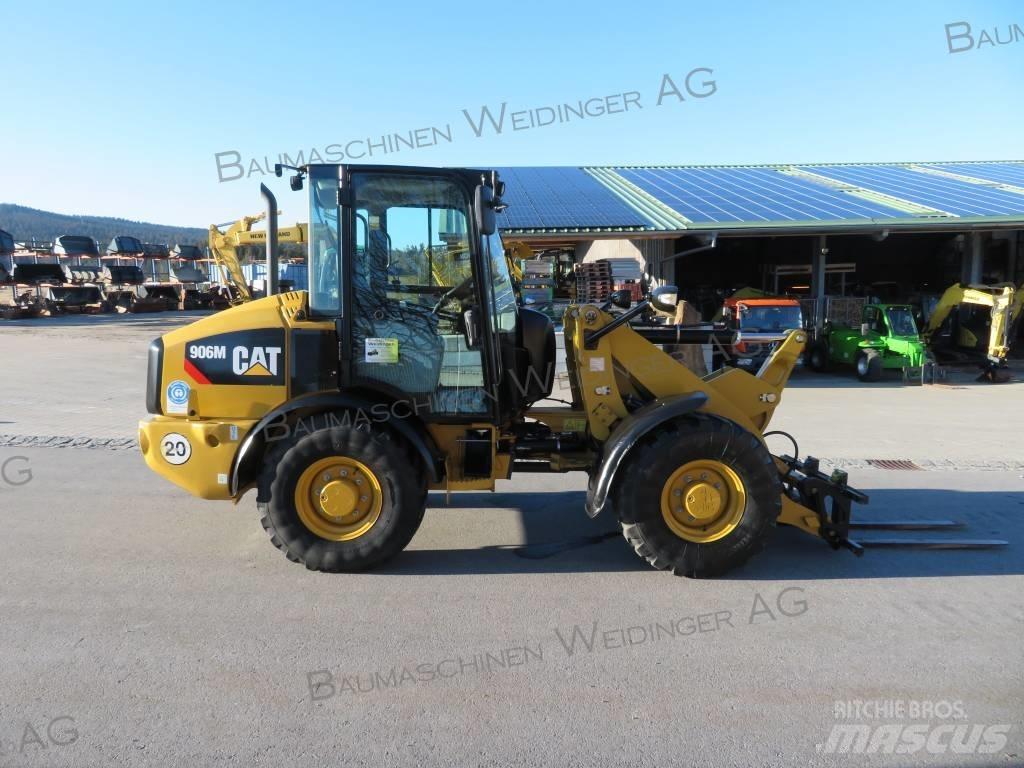 CAT 906M Incarcator pe pneuri
