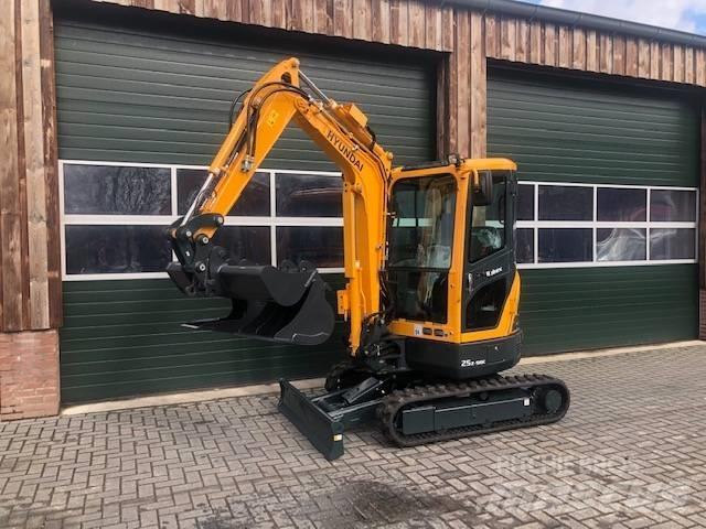 Hyundai R25Z-9AK Mini excavatoare < 7t