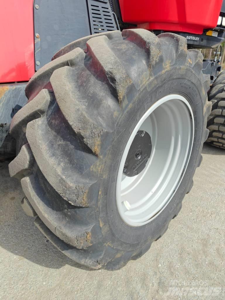 Komatsu 911 Combine forestiere