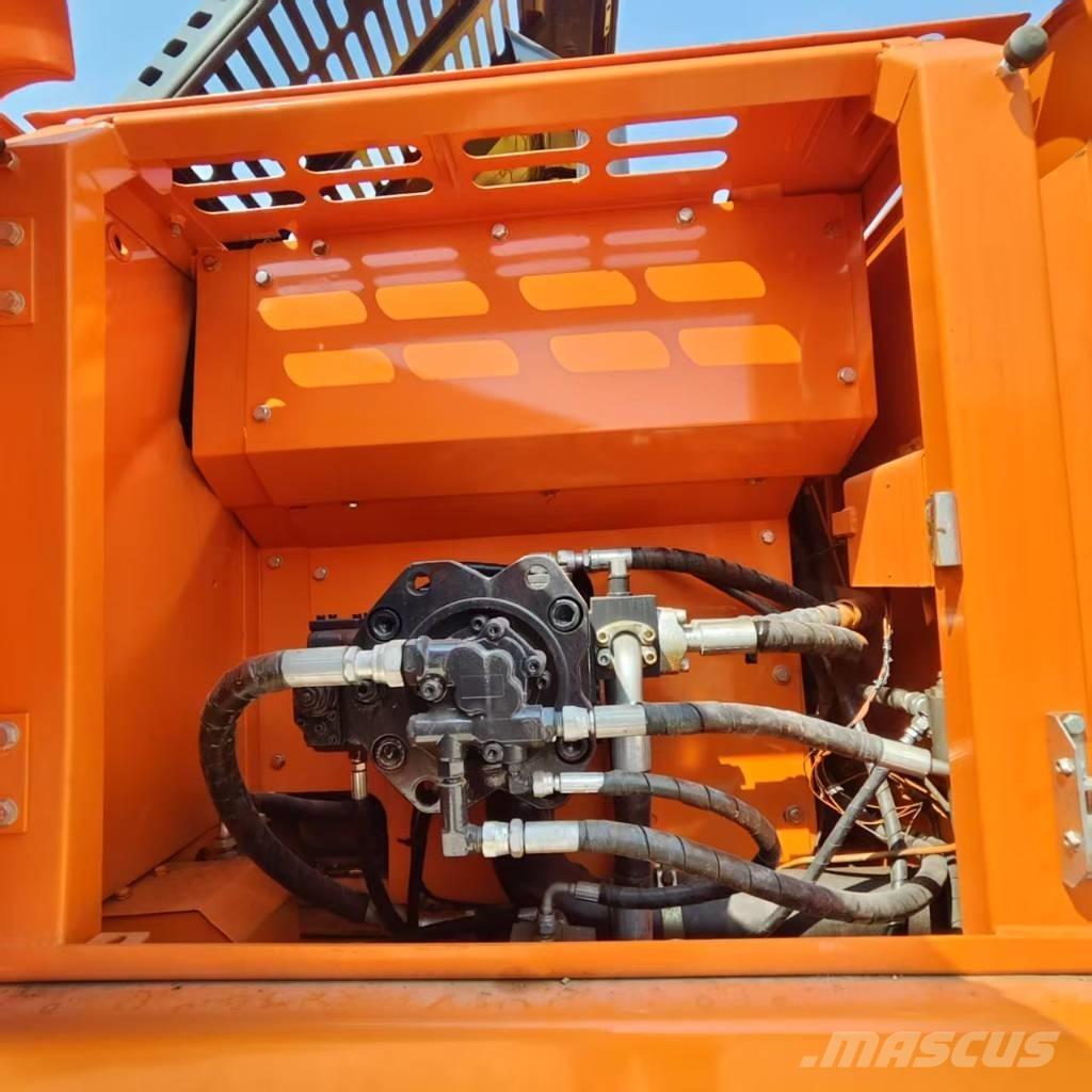 Doosan DX 225 LC Excavatoare pe șenile
