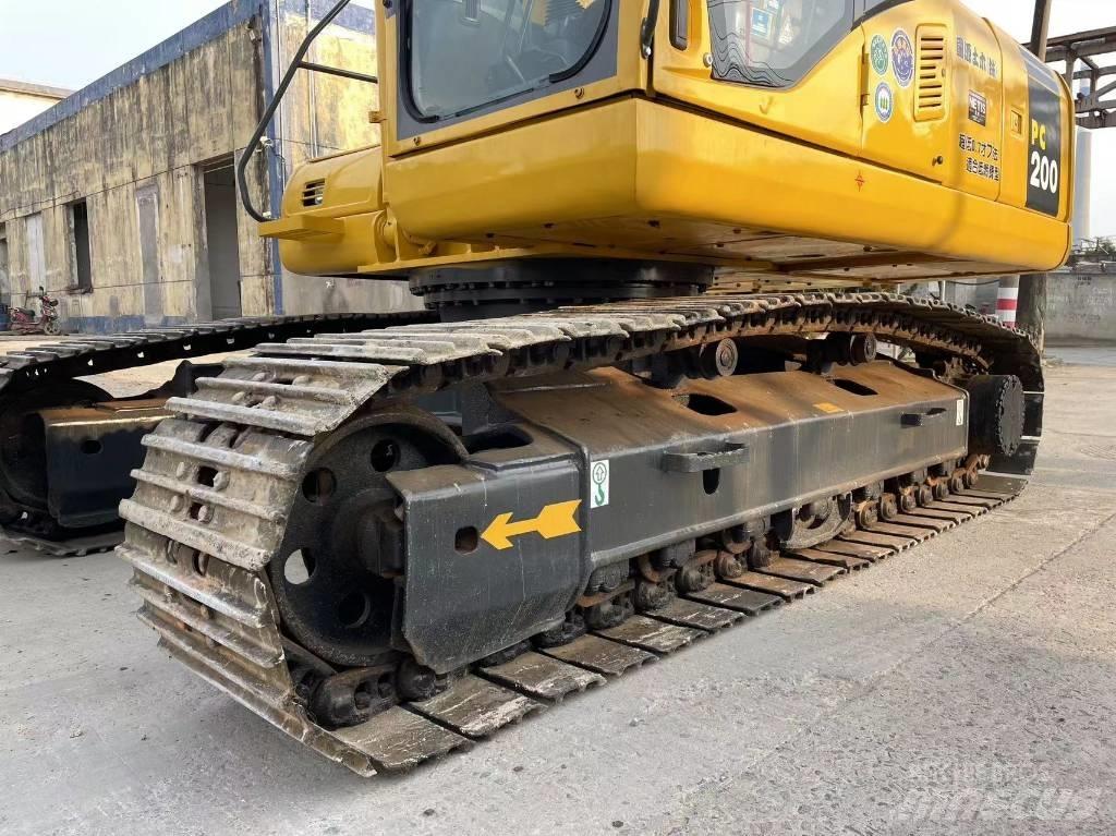 Komatsu PC 200-7 Excavatoare pe șenile
