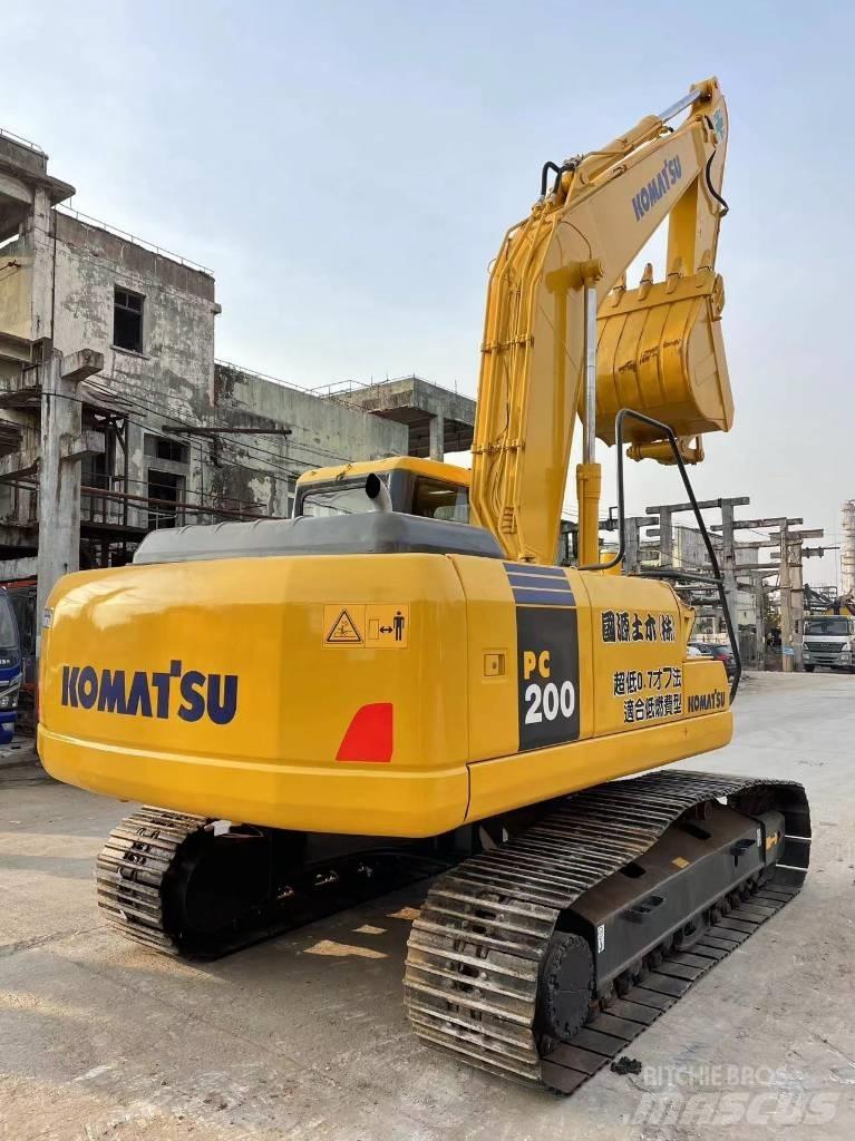 Komatsu PC 200-7 Excavatoare pe șenile
