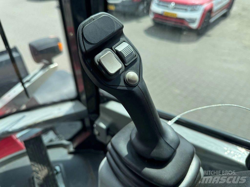 Yanmar V120 Incarcator pe pneuri