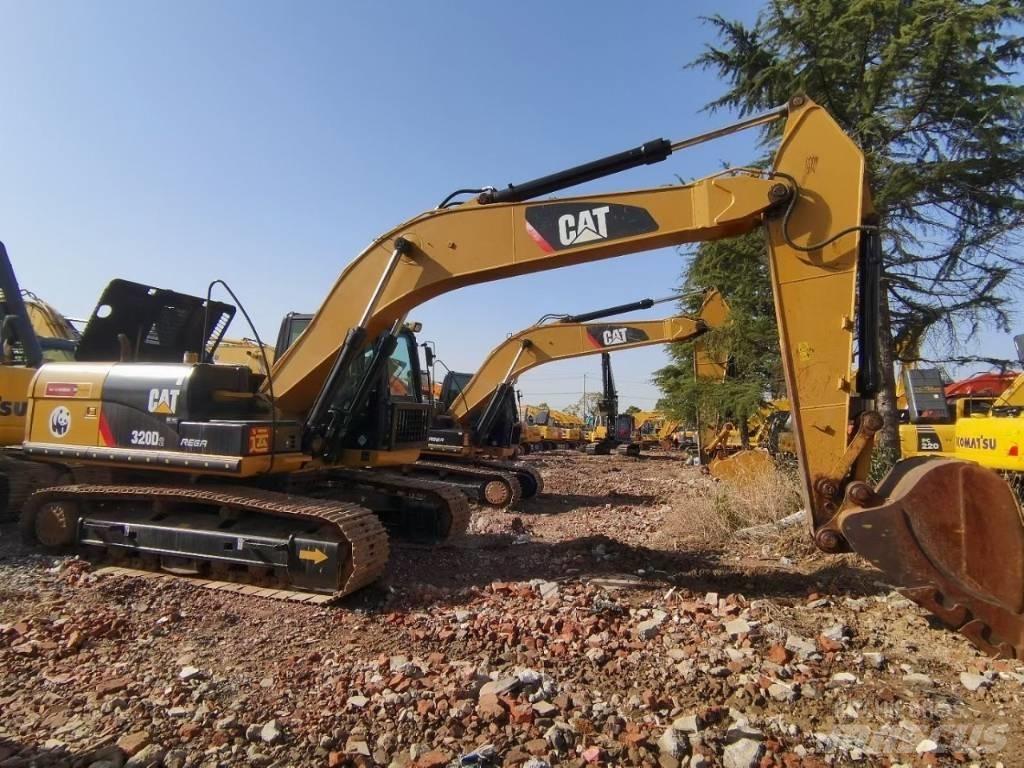 CAT 320 Excavatoare 7t - 12t