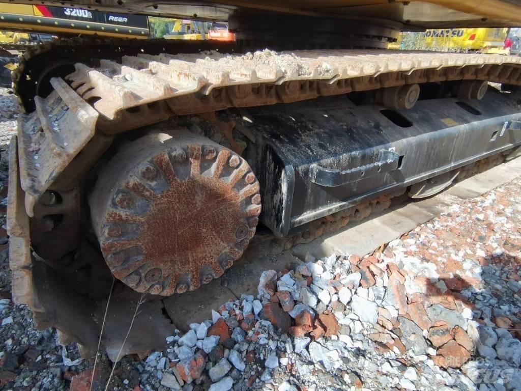 CAT 320 Excavatoare 7t - 12t