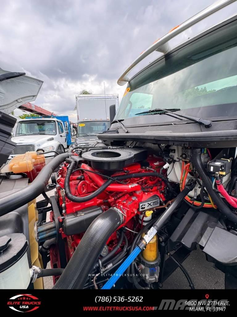 International LT Autotractoare