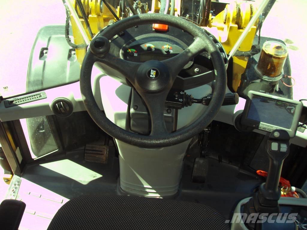 CAT 906 M Incarcator pe pneuri