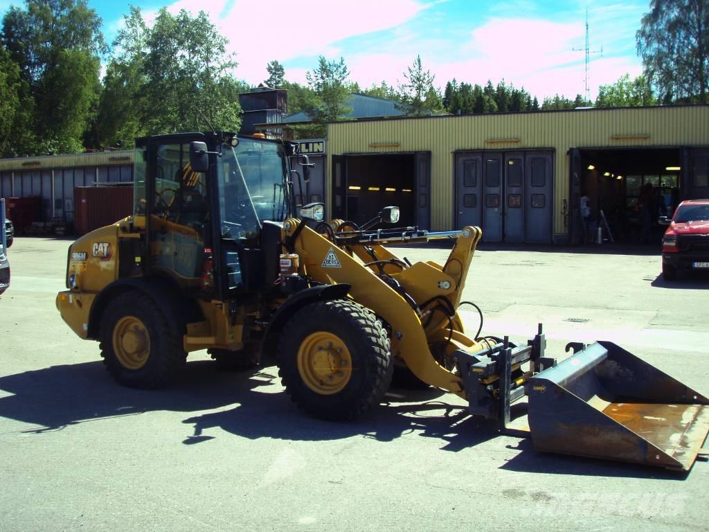 CAT 906 M Incarcator pe pneuri