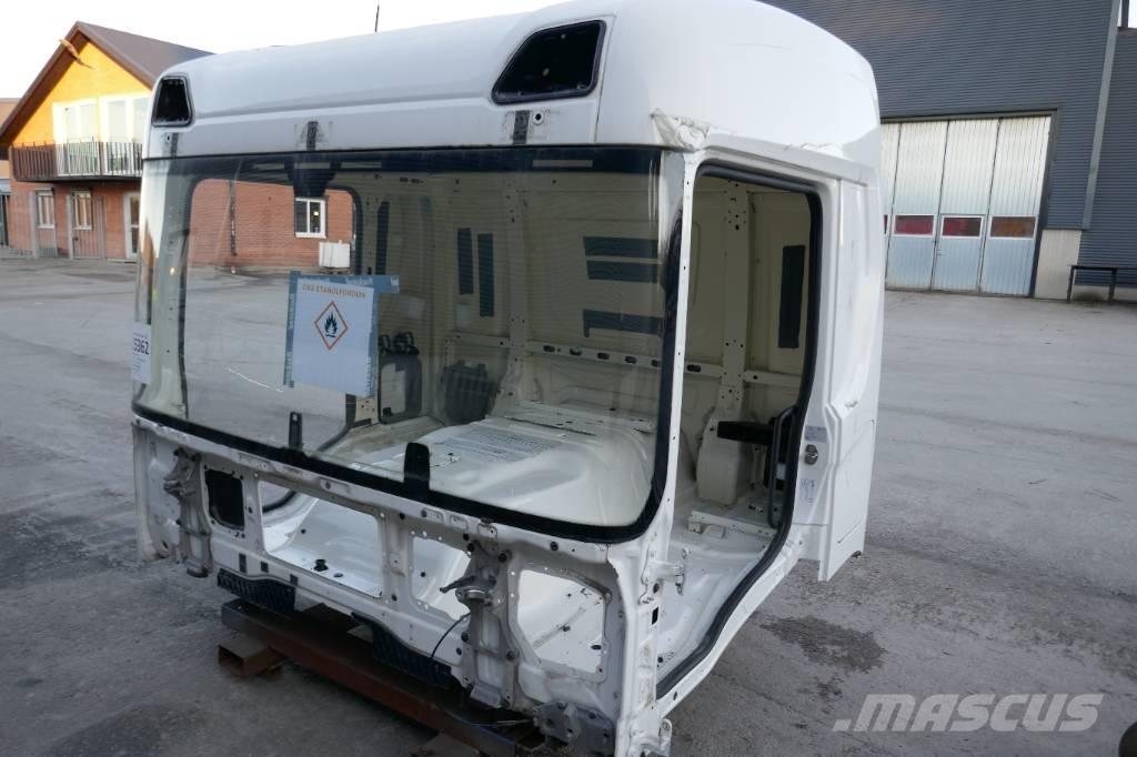 Scania P 410 Cabine si interior