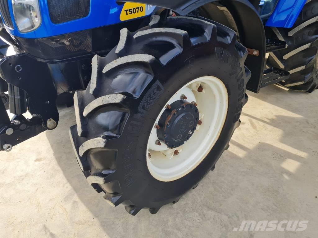 New Holland T 5070 Tractoare