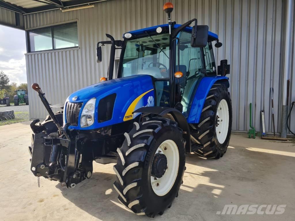 New Holland T 5070 Tractoare