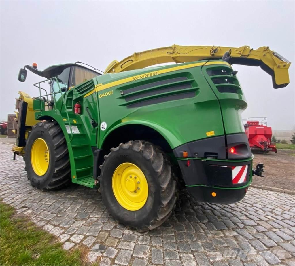 John Deere 8400i Forajere cu autopropulsare