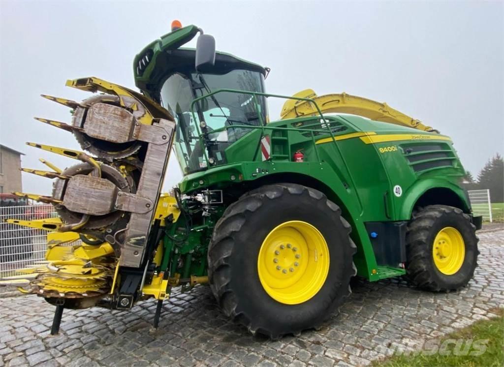 John Deere 8400i Forajere cu autopropulsare