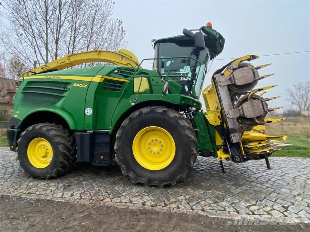 John Deere 8400i Forajere cu autopropulsare