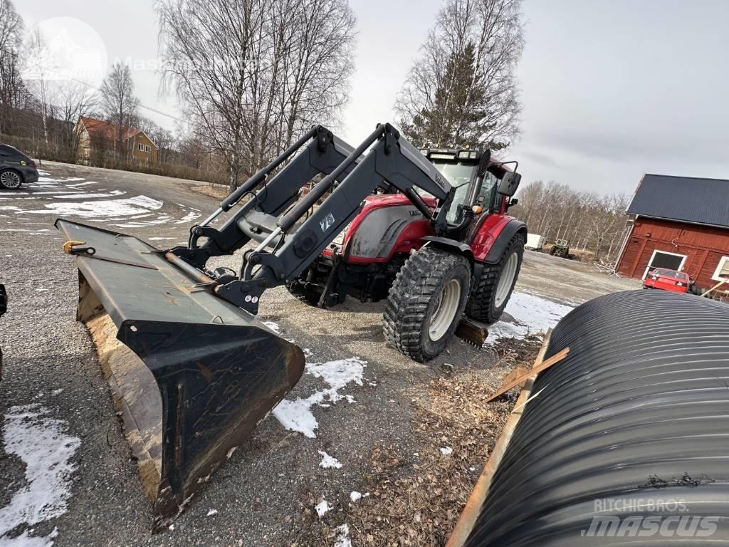 Valtra T 202 Tractoare