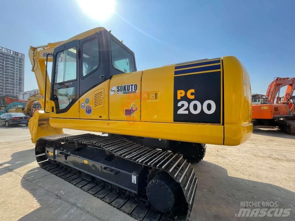 Komatsu PC 200 Excavatoare pe șenile
