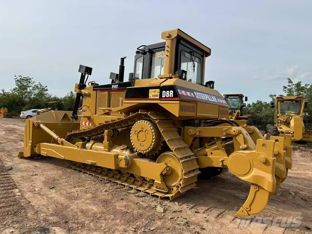 CAT D8R Buldozere pe senile