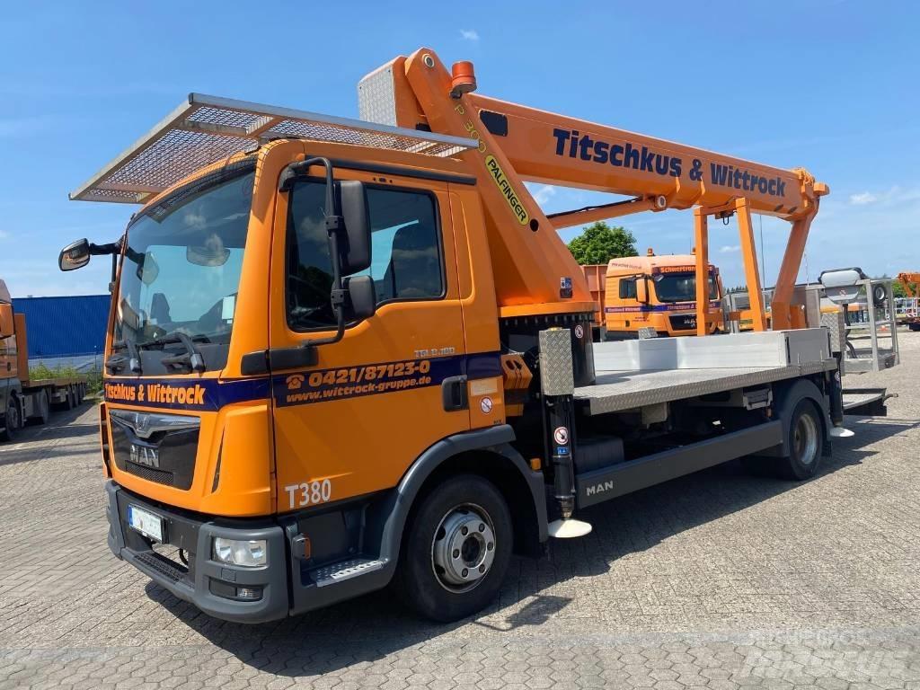 Palfinger P 300 Platforme aeriene montate pe camion