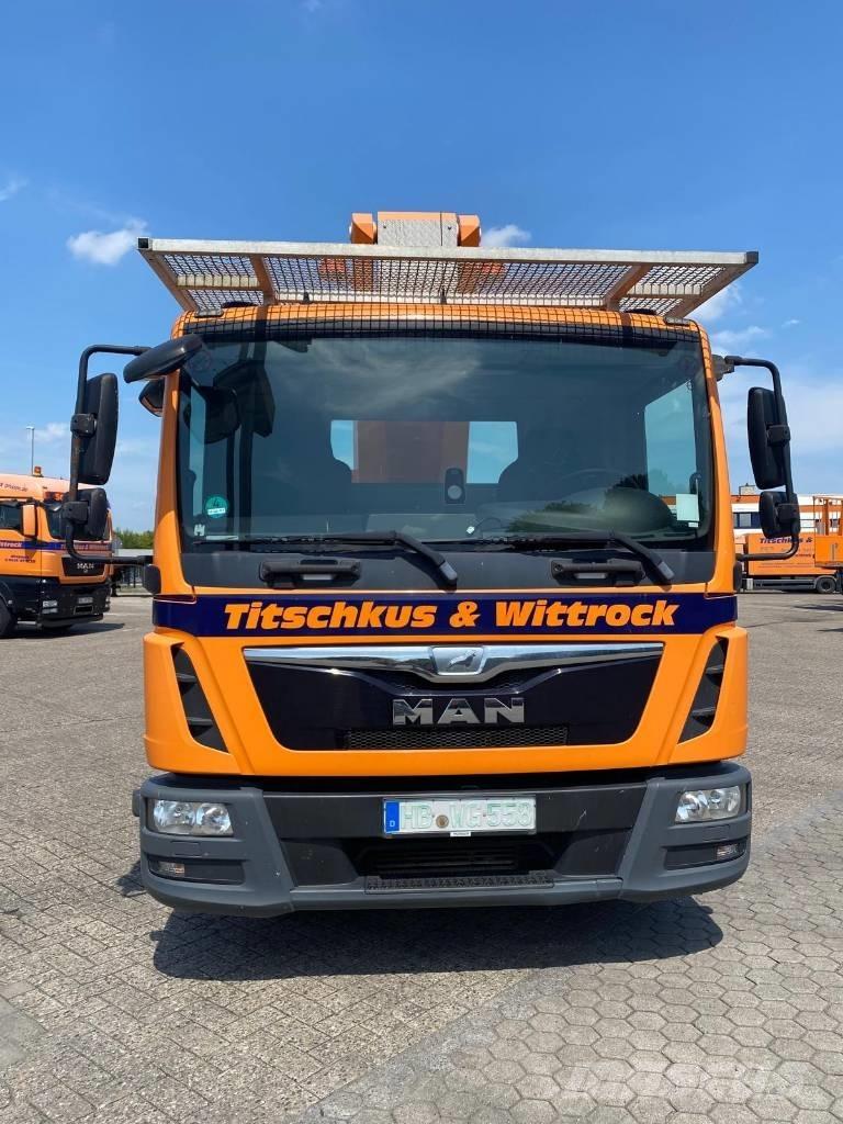 Palfinger P 300 Platforme aeriene montate pe camion