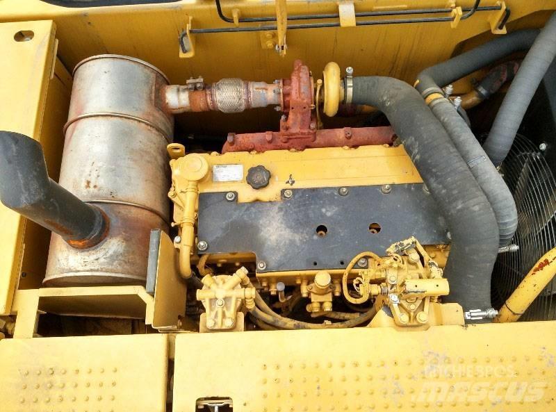 CAT 323 Excavatoare pe șenile
