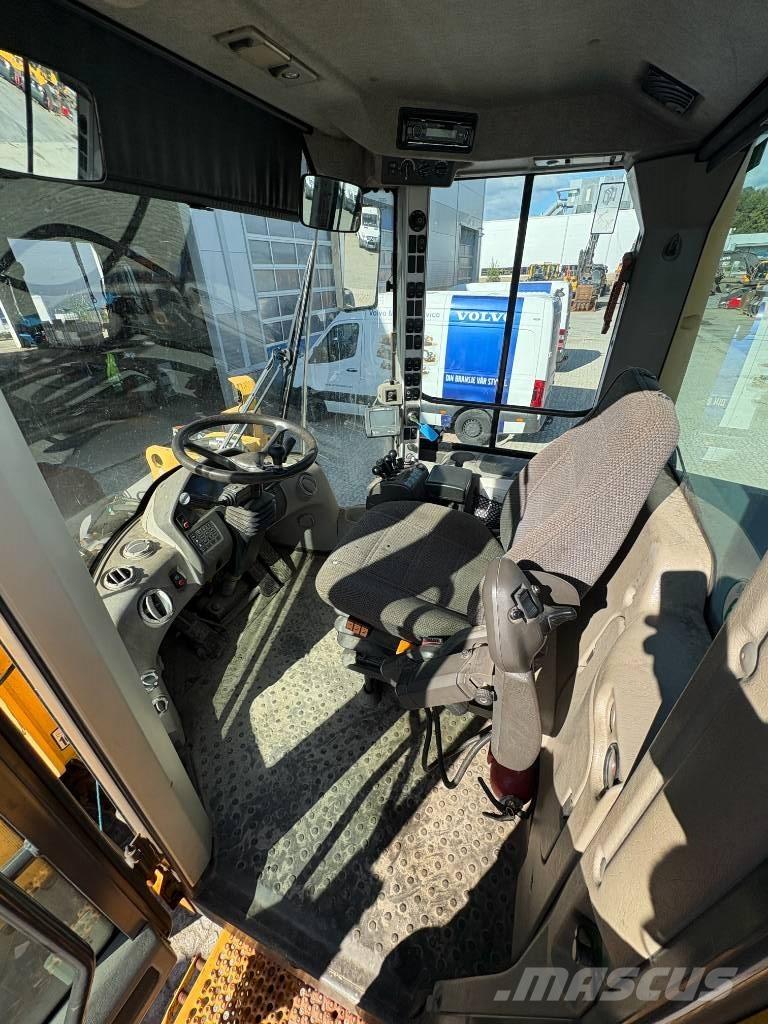 Volvo L110F Incarcator pe pneuri